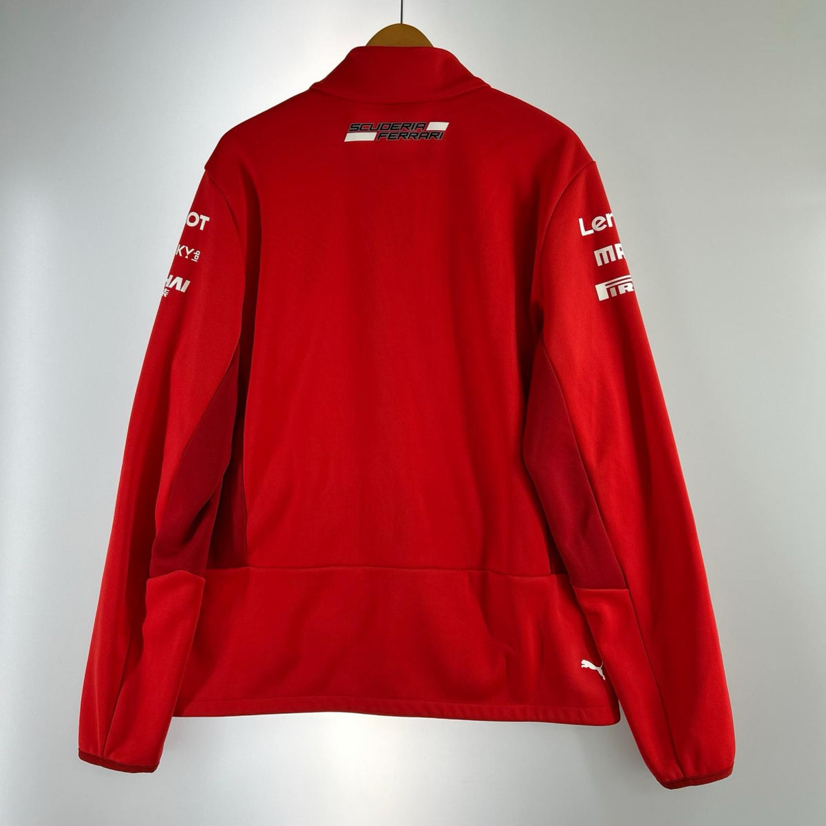 ジャージ ×FERRARI ｿﾌﾄｼｪﾙｼﾞｬｹｯﾄ（L） L レッド