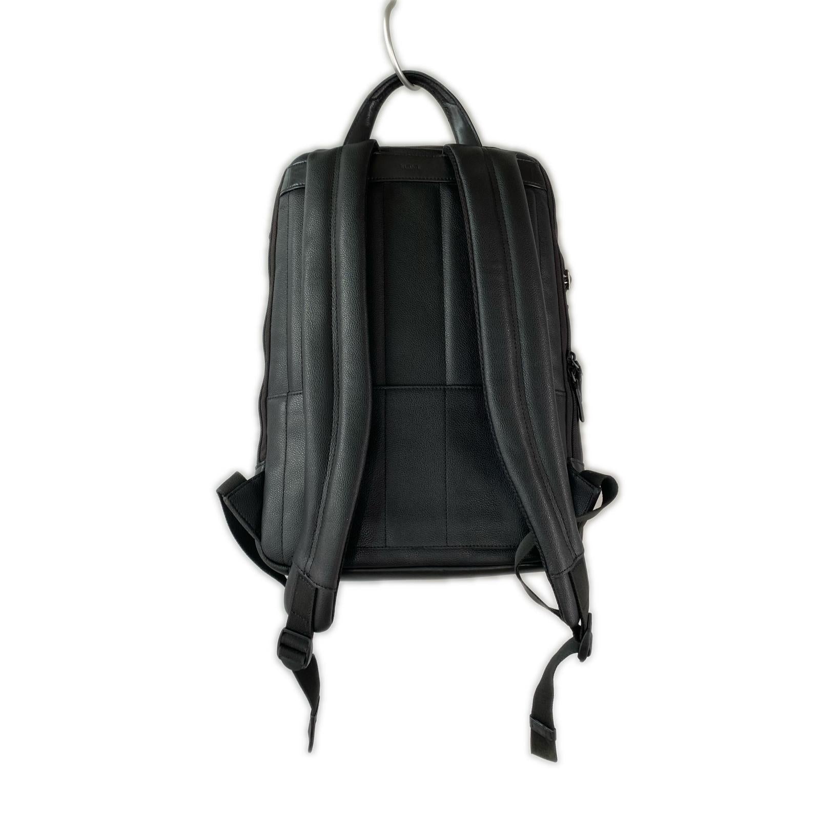 リュック・デイパック TUMI Foxwood Medium Backpack レザー バックパック ブラック