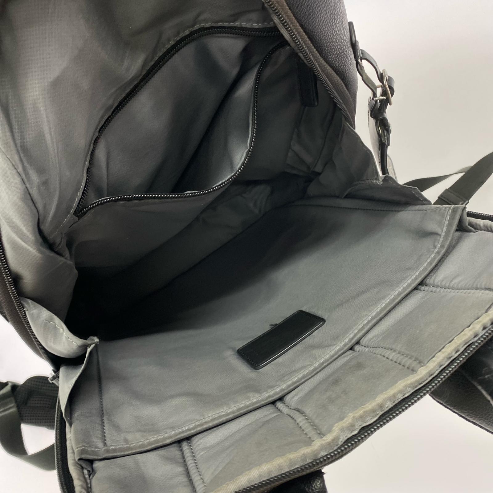 リュック・デイパック TUMI Foxwood Medium Backpack レザー バックパック ブラック