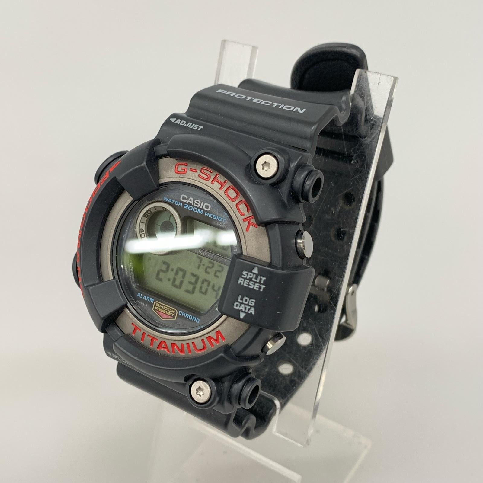 腕時計 DW-8200 ブラック