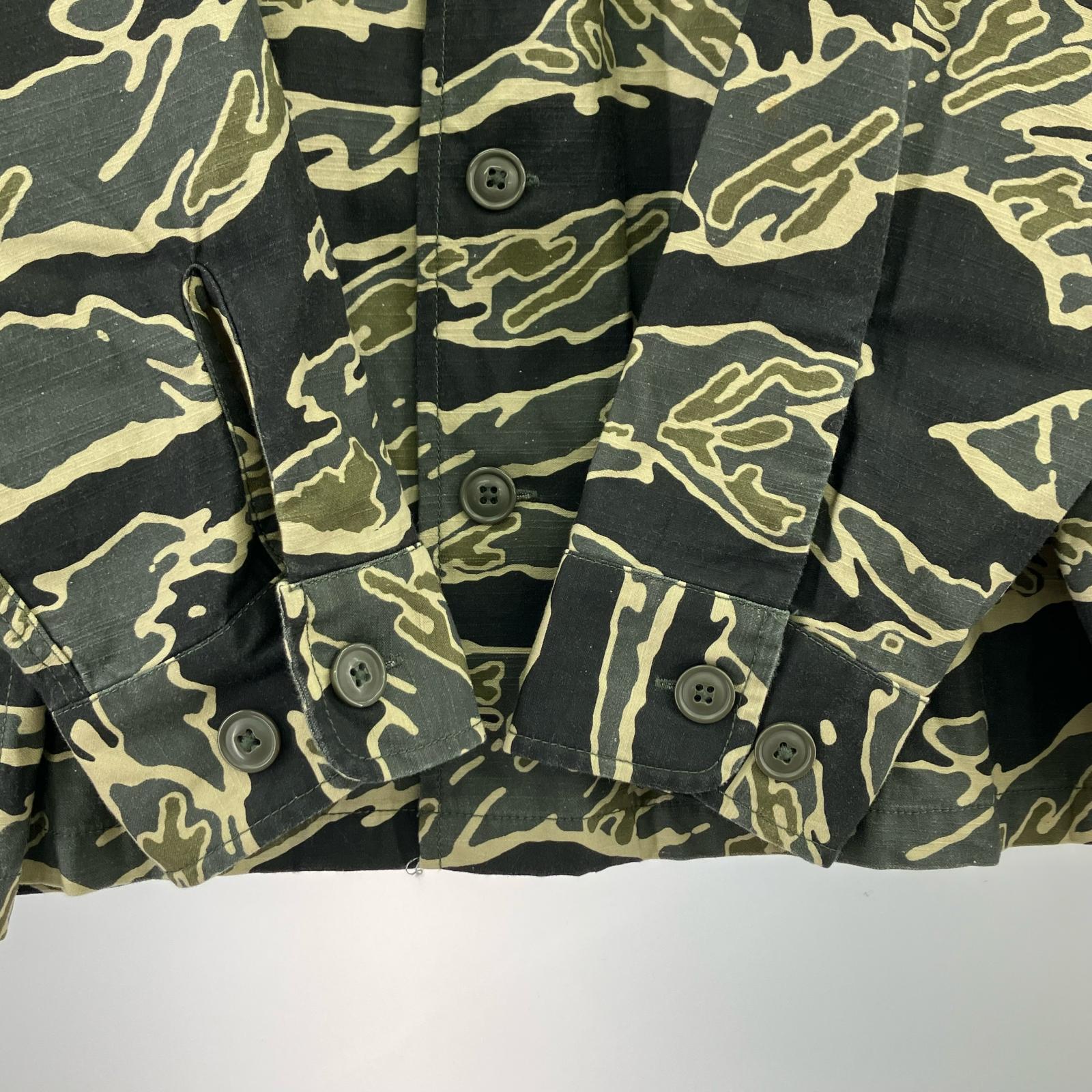 長袖シャツ METAL GEAR SOLID Δ TIGER STRIPE SHIRTS L