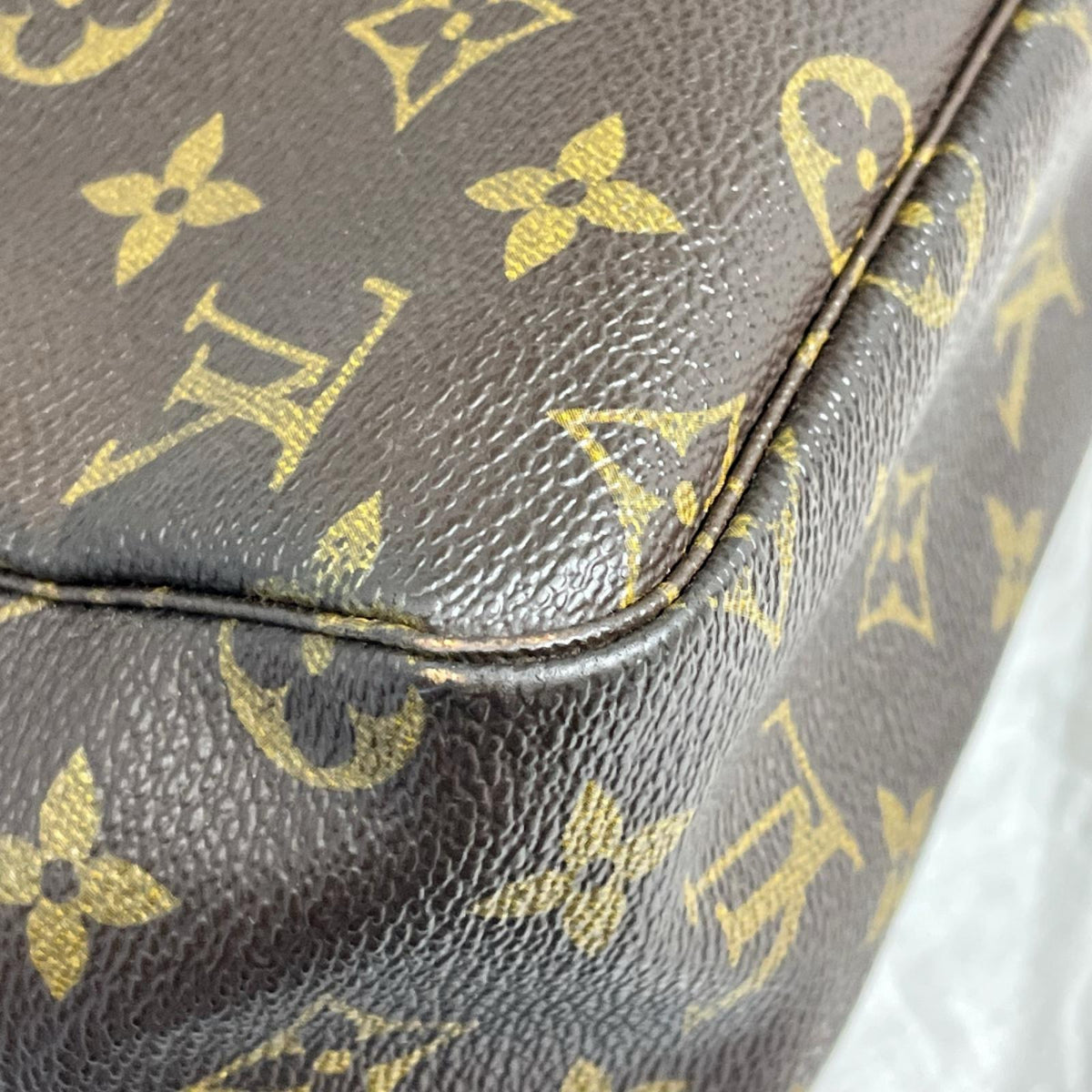 LV モノグラム トゥルーストワレット28
