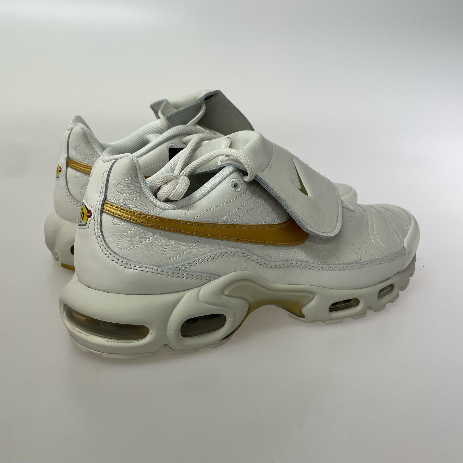 スニーカー AIR MAX PLUS TIEMPO 27cm (US9 UK8 1/2 EU44) ホワイト