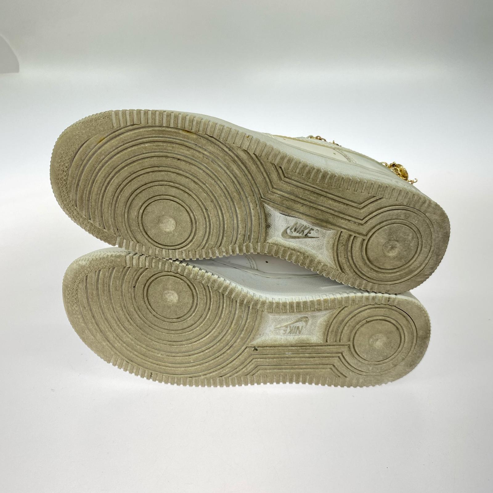 スニーカー NIKE WMNS AIR FORCE 1 チャーム 24.5cm 24.5cm (US6 1/2 UK6 EU39) ホワイト