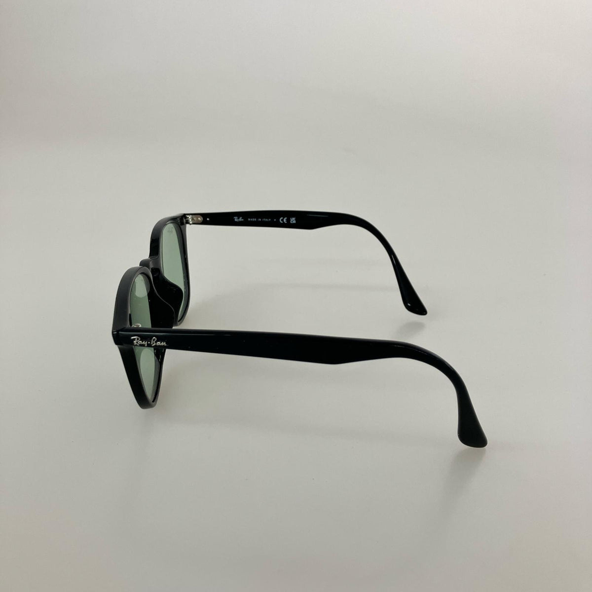 その他アクセサリー RAY BAN　4258-F　黒