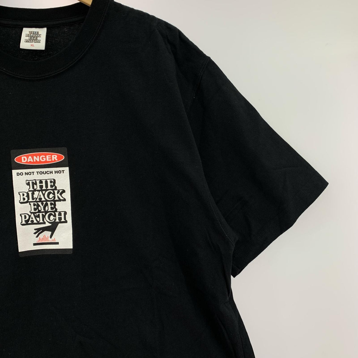 半袖Ｔシャツ DANGER HOT LABEL TEE ブラック