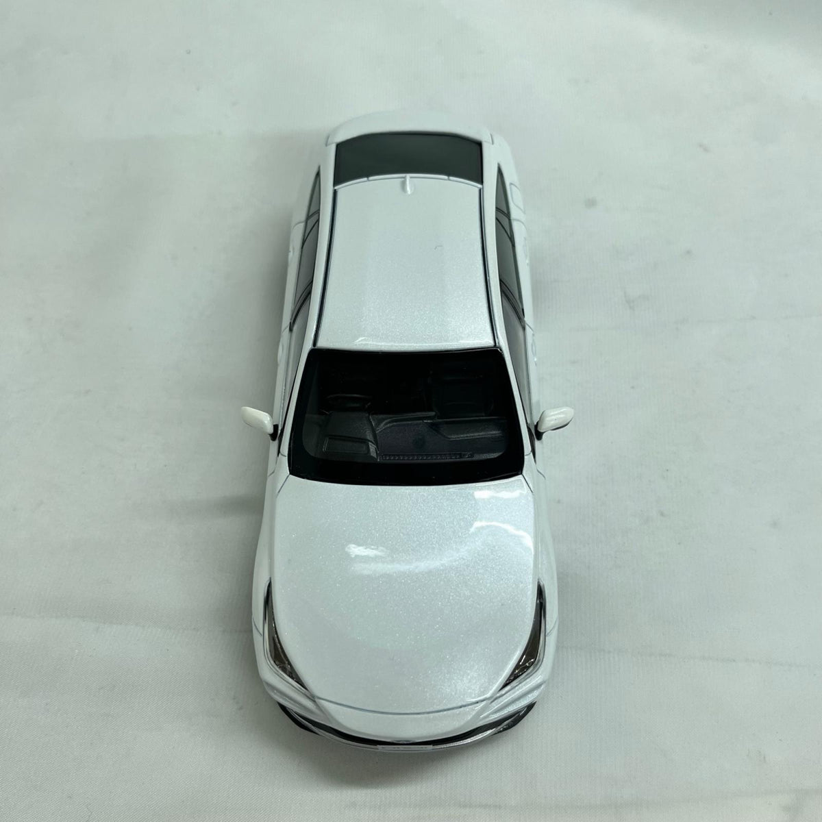 TOYOTA プレシャス ホワイトパール   MIRAI カラーサンプル TOYOTA カラーサンプル