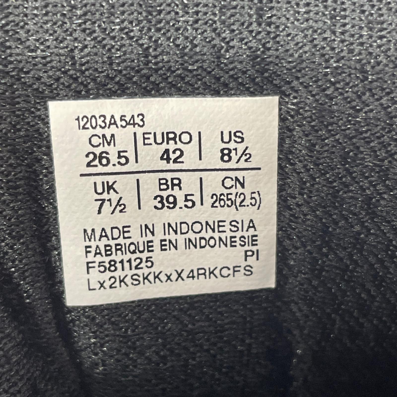 スニーカー 1203A543-005 (26.5) 26.5cm (US8 1/2 UK8 EU43) ブラック