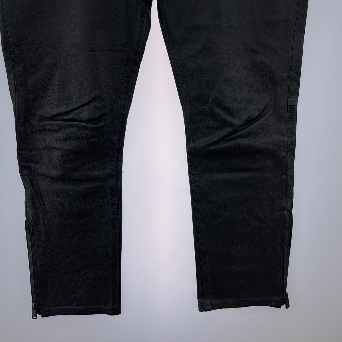 パンツ EXPLORER JEANS DROPPED FIT COW LEATHER 0 ブラック
