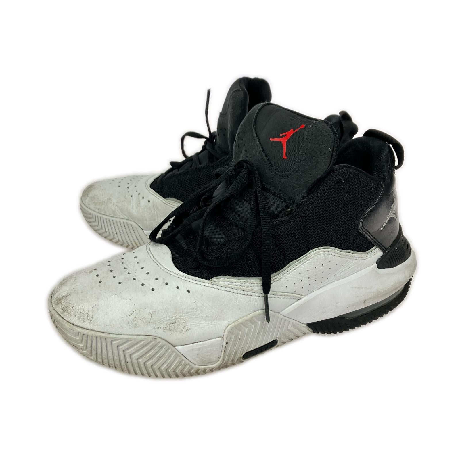 スニーカー jordan ステイロイヤル