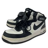 スニーカー ×STUSSY AIR FORCE 1 MID 黒白 (27.0) 27cm (US9 UK8 1/2 EU44)