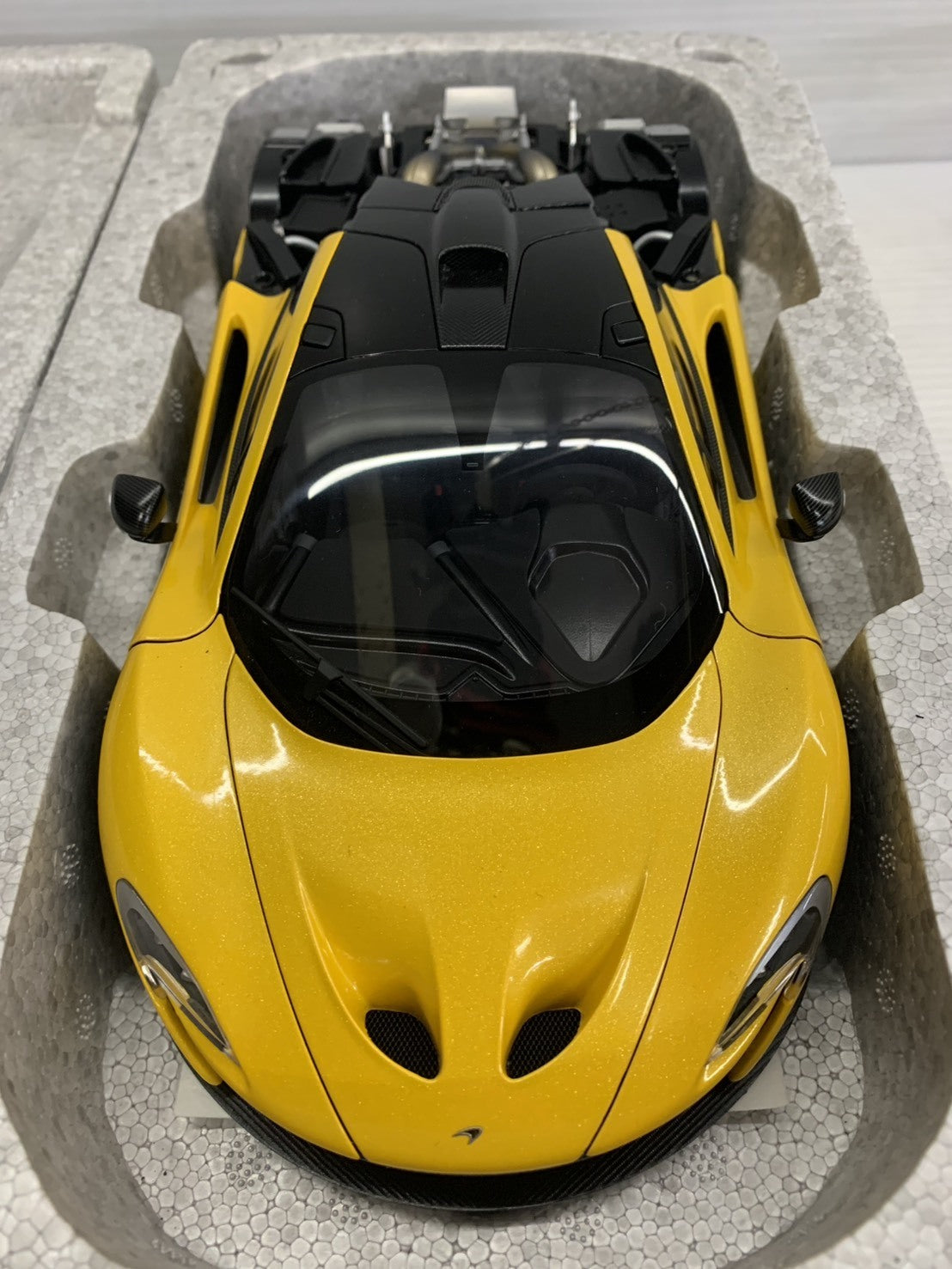 AUTOart 1/18 McLaren P1 スケールカー
