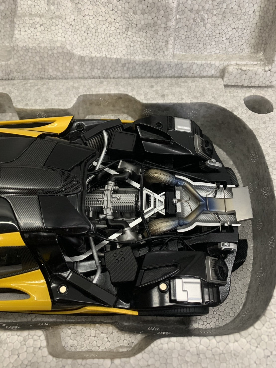 AUTOart 1/18 McLaren P1 スケールカー