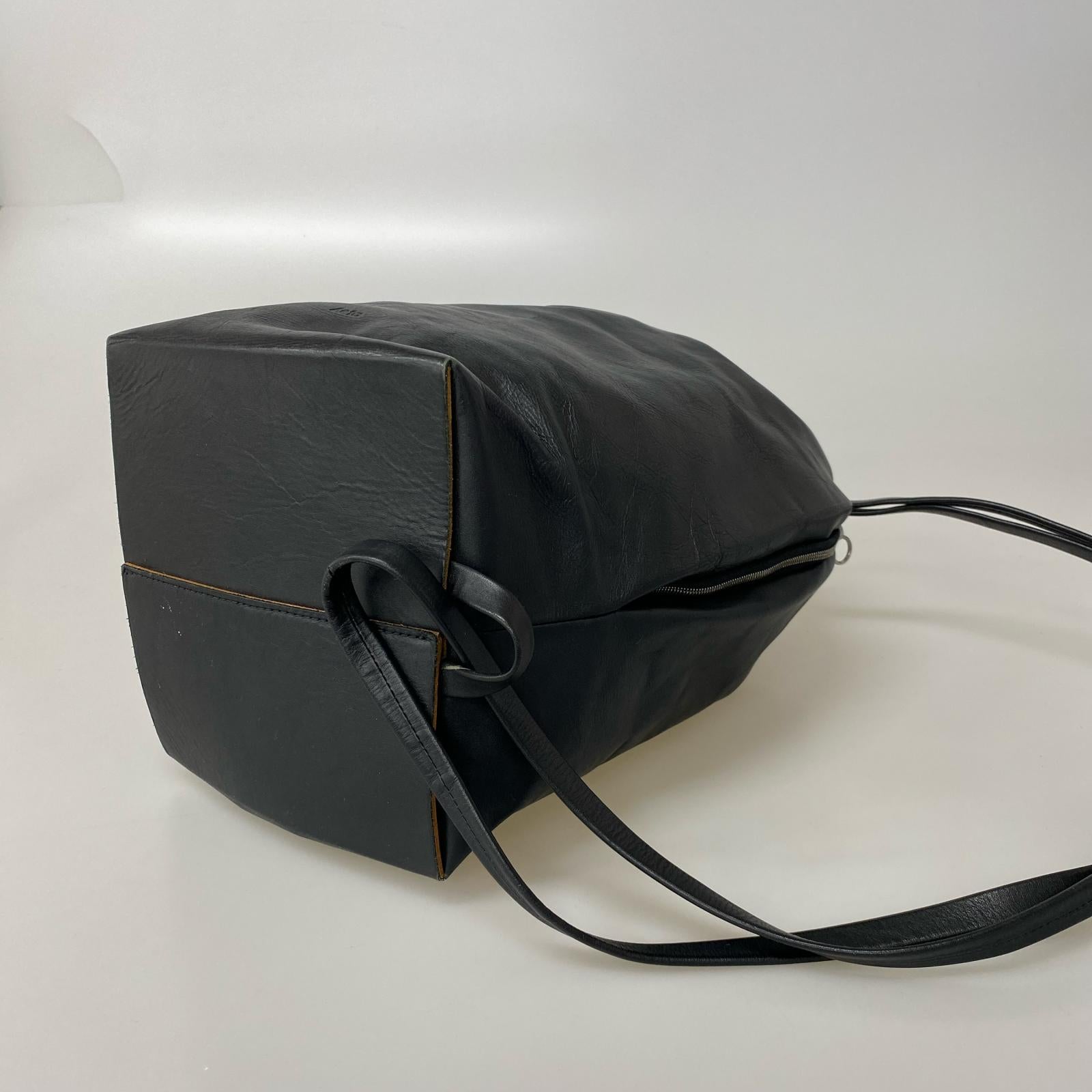 ショルダーバッグ Aeta ワンショルダー巾着バッグ 黒 ブラック