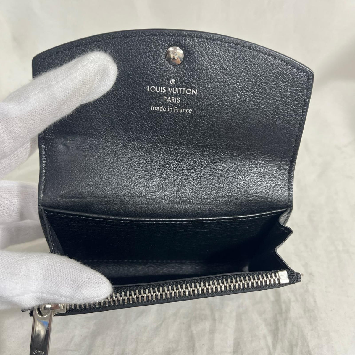LV マヒナ ポルフォイユ・イリス