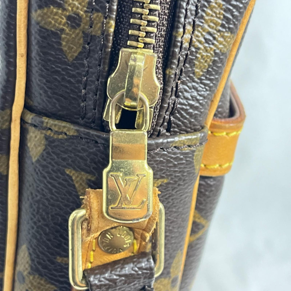 LV アマゾン ショルダーバッグ モノグラム キャンバス
