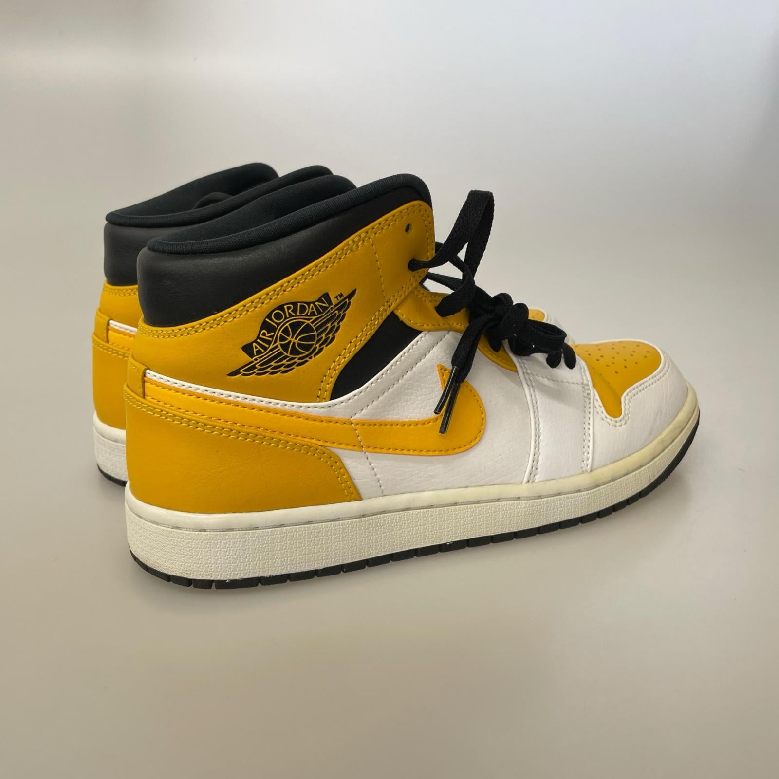 スニーカー AIR JORDAN 1 MID UNIVERSITY GOLD　27.0cm 27cm (US9 UK8 1/2 EU44)