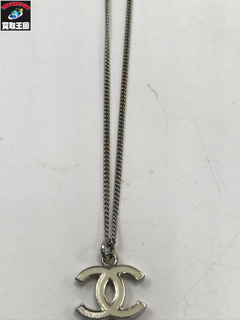 CHANEL エナメル ココマーク ネックレス シルバー