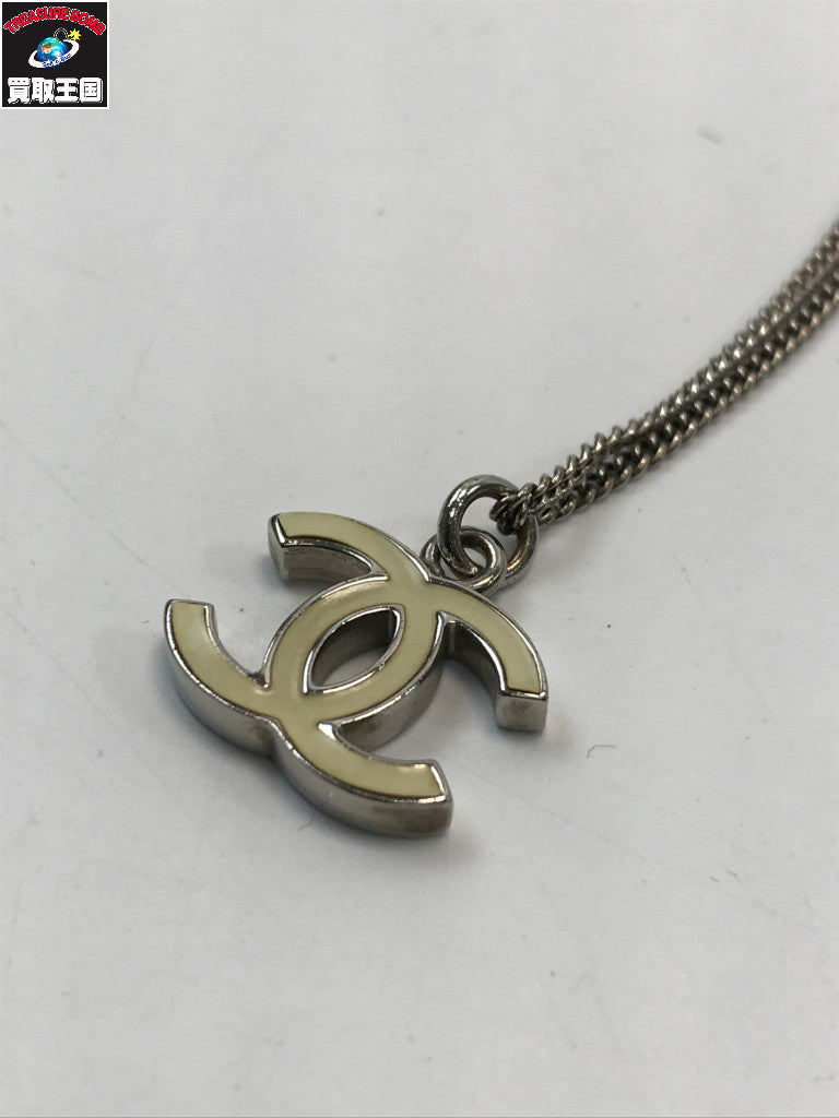 CHANEL エナメル ココマーク ネックレス シルバー