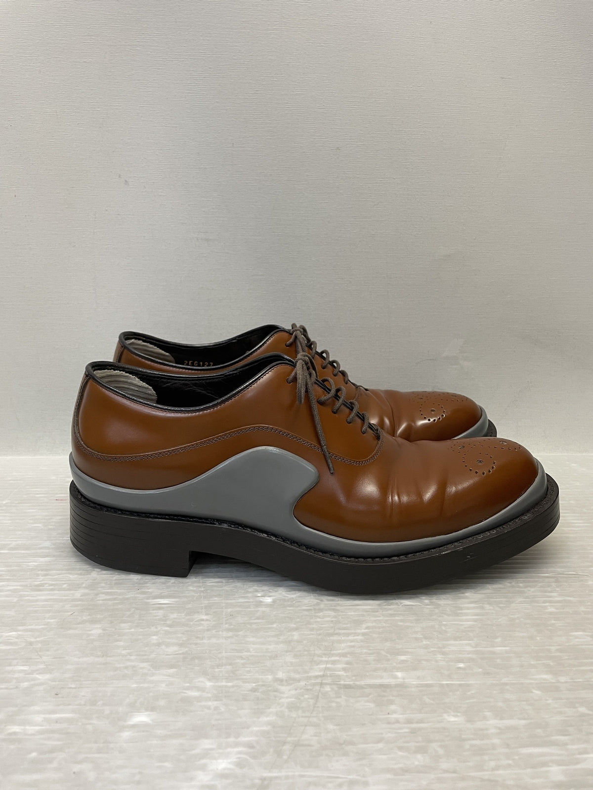 PRADA ｶｰﾌﾚｻﾞｰ ﾃﾞｻﾞｲﾝﾌﾞｰﾂ 6 1/2 茶 2EG127