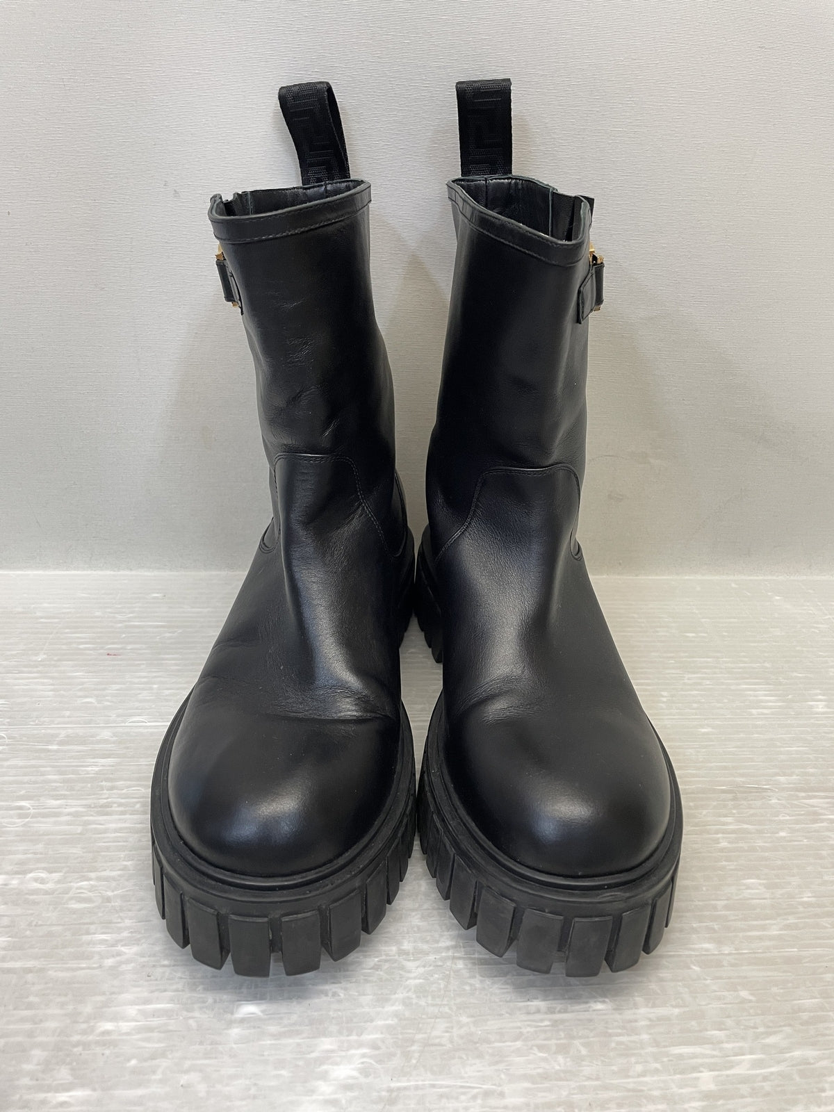VERSACE ｻｲﾄﾞﾒﾃﾞｭｰｻ ﾚｻﾞｰﾌﾞｰﾂ 40 黒