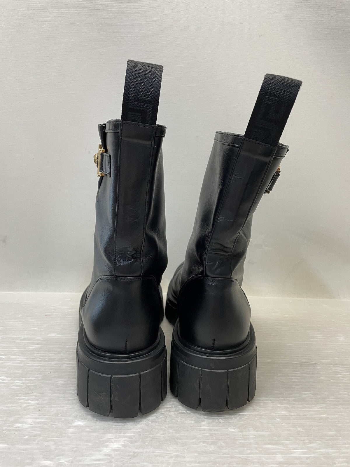 VERSACE ｻｲﾄﾞﾒﾃﾞｭｰｻ ﾚｻﾞｰﾌﾞｰﾂ 40 黒
