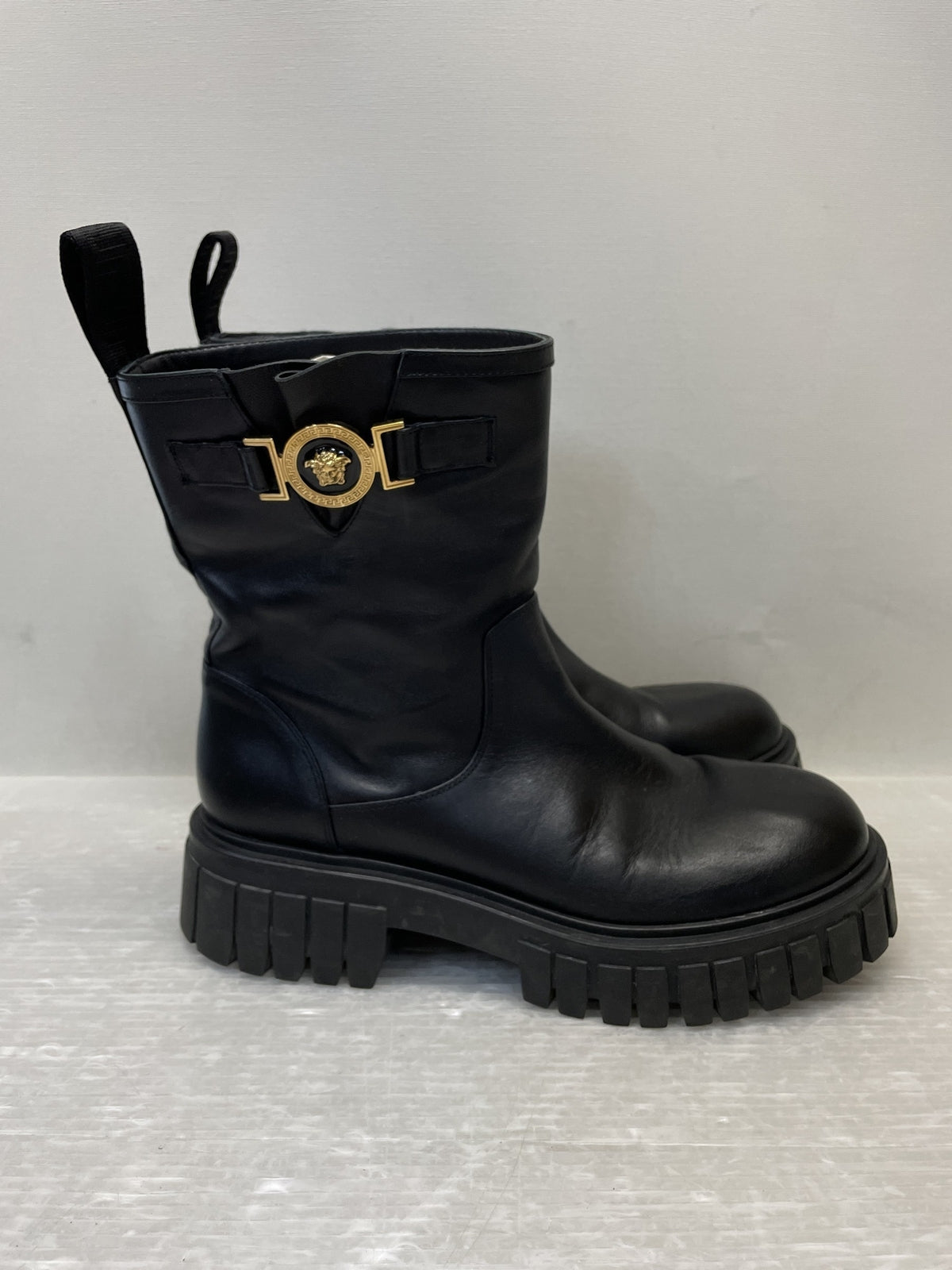 VERSACE ｻｲﾄﾞﾒﾃﾞｭｰｻ ﾚｻﾞｰﾌﾞｰﾂ 40 黒