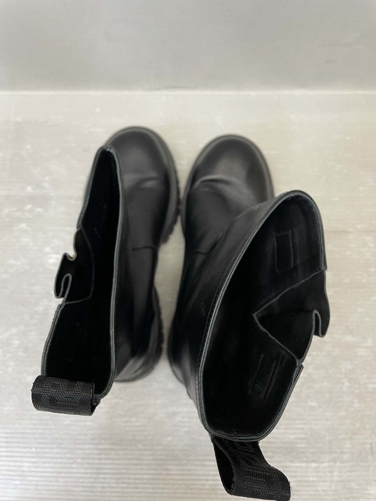 VERSACE ｻｲﾄﾞﾒﾃﾞｭｰｻ ﾚｻﾞｰﾌﾞｰﾂ 40 黒