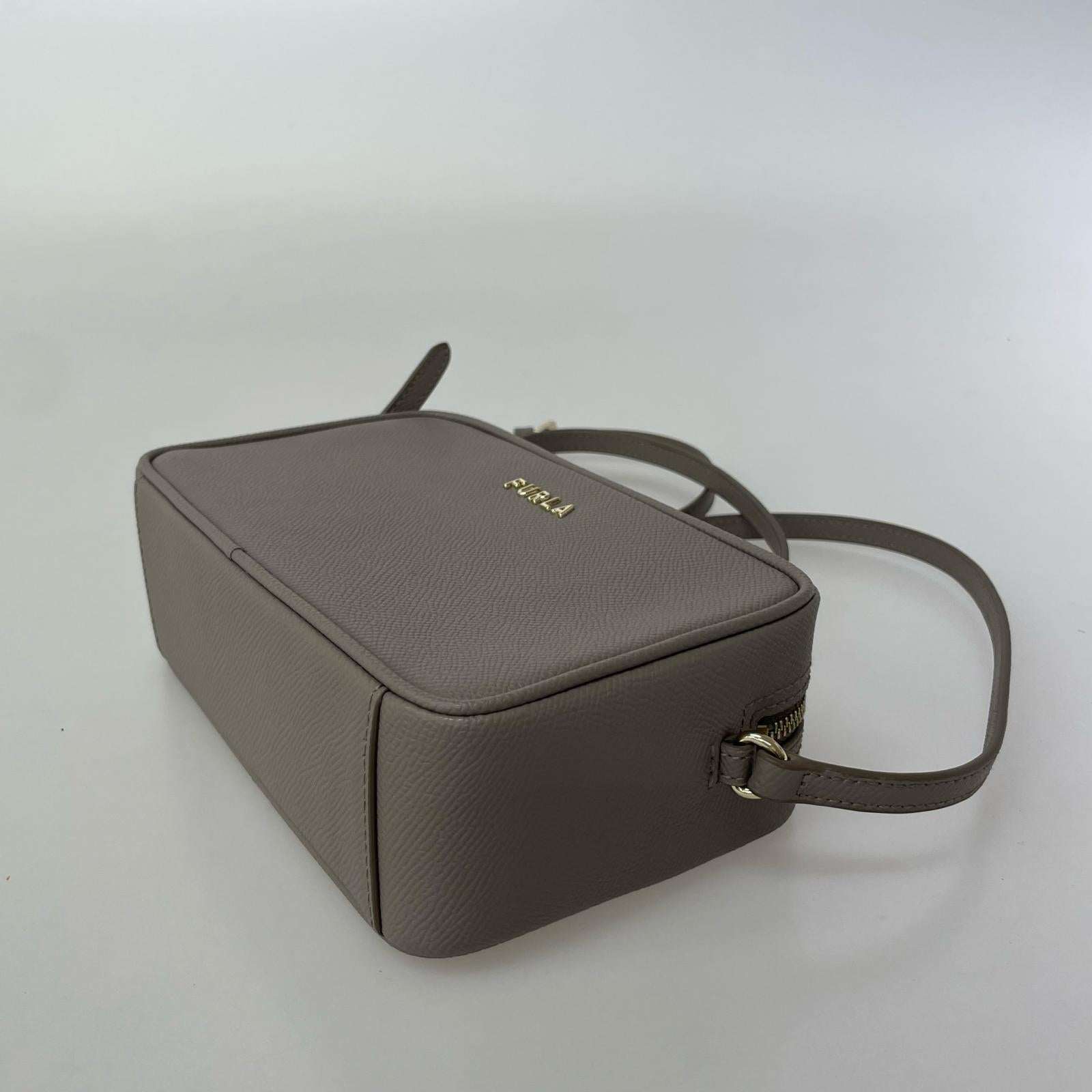 ショルダーバッグ CLASSIC ショルダーバッグ