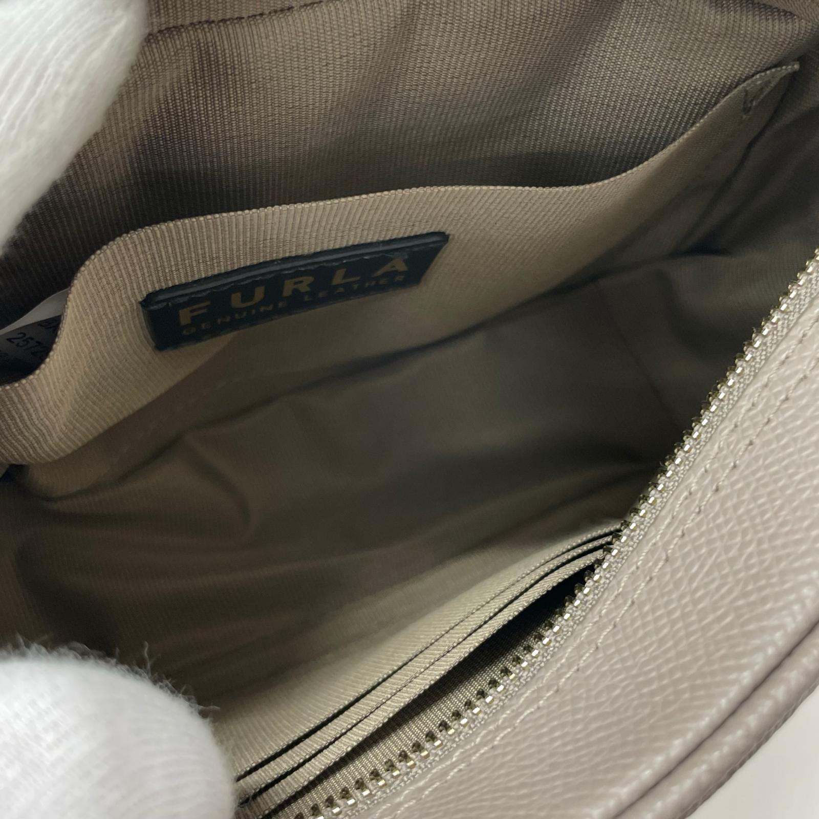 ショルダーバッグ CLASSIC ショルダーバッグ