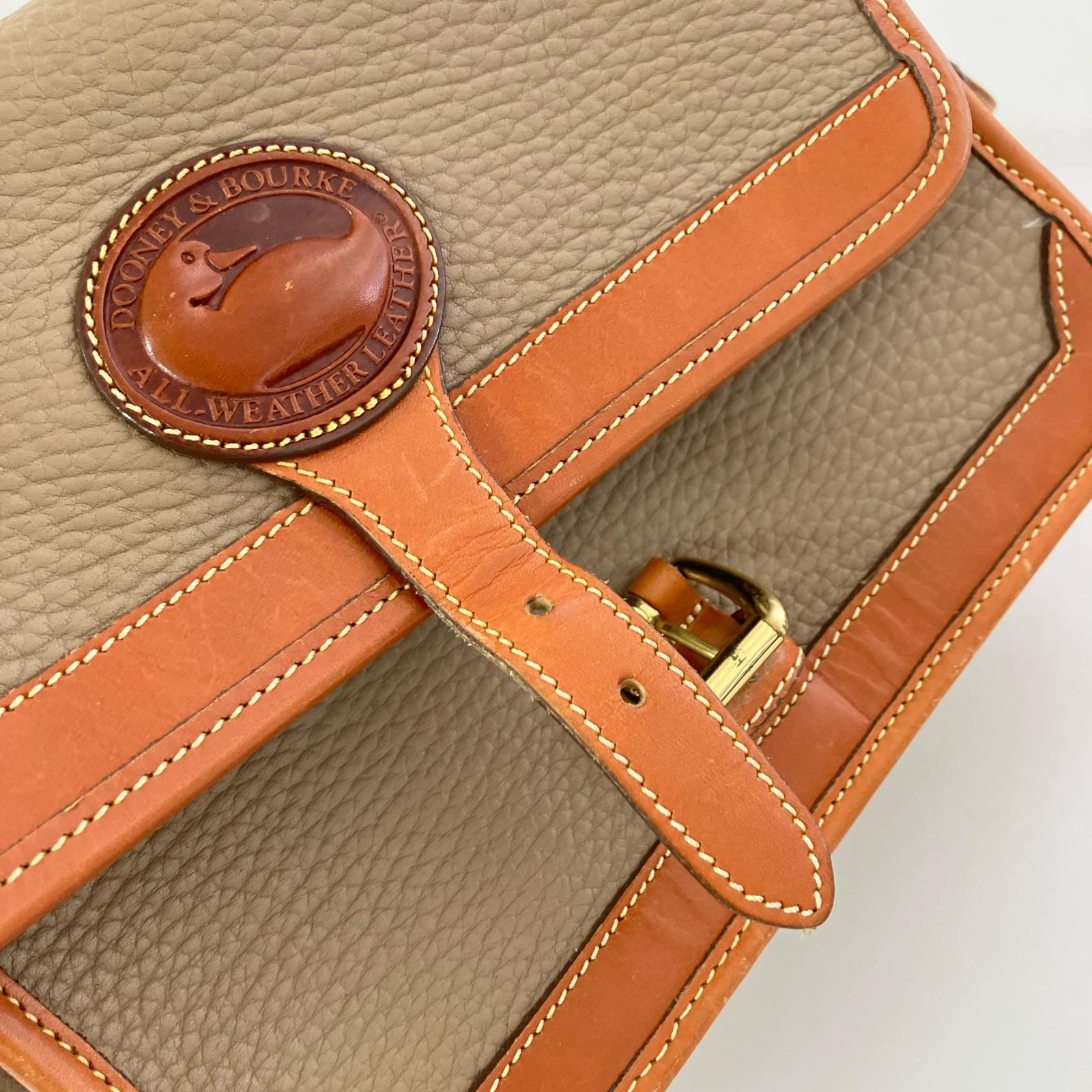 ショルダーバッグ Dooney&Bourke レザーショルダー グレージュ/BR