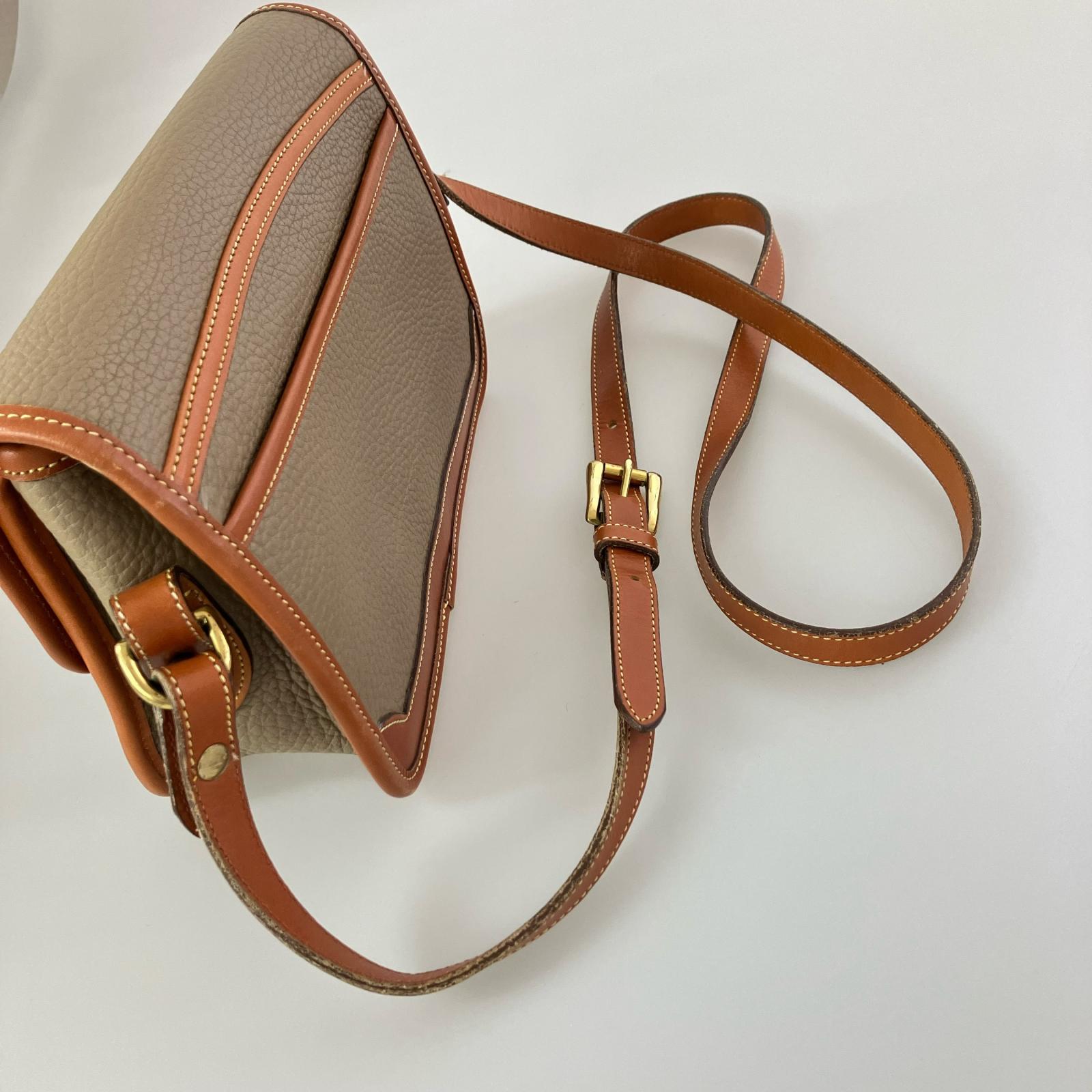 ショルダーバッグ Dooney&Bourke レザーショルダー グレージュ/BR