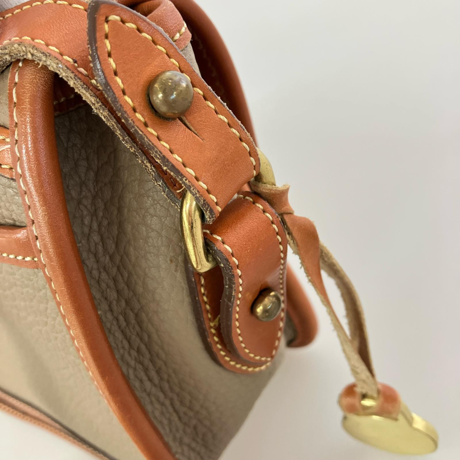 ショルダーバッグ Dooney&Bourke レザーショルダー グレージュ/BR