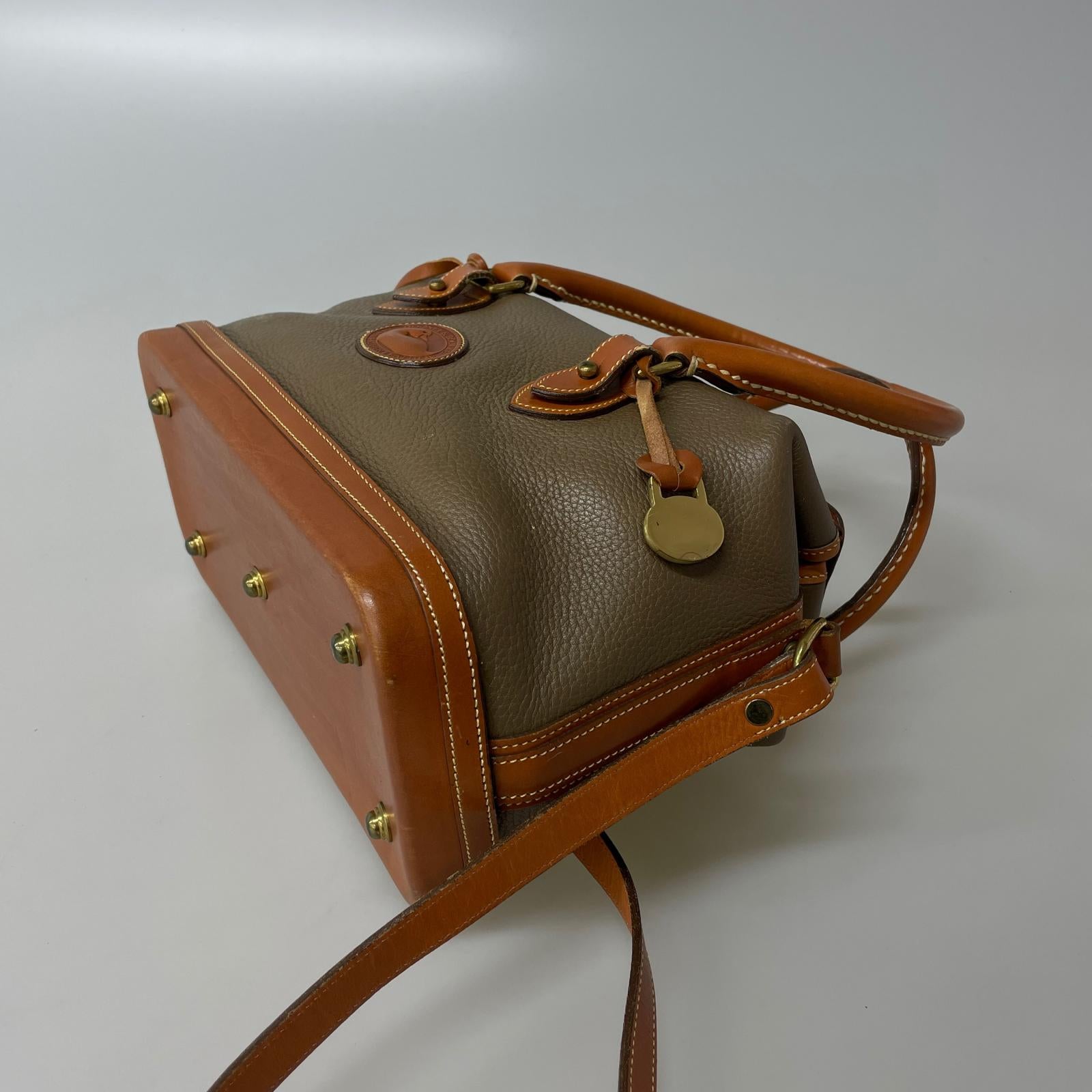 ショルダーバッグ Dooney&Bourke レザー2wayショルダー BR ※スレ ブラウン