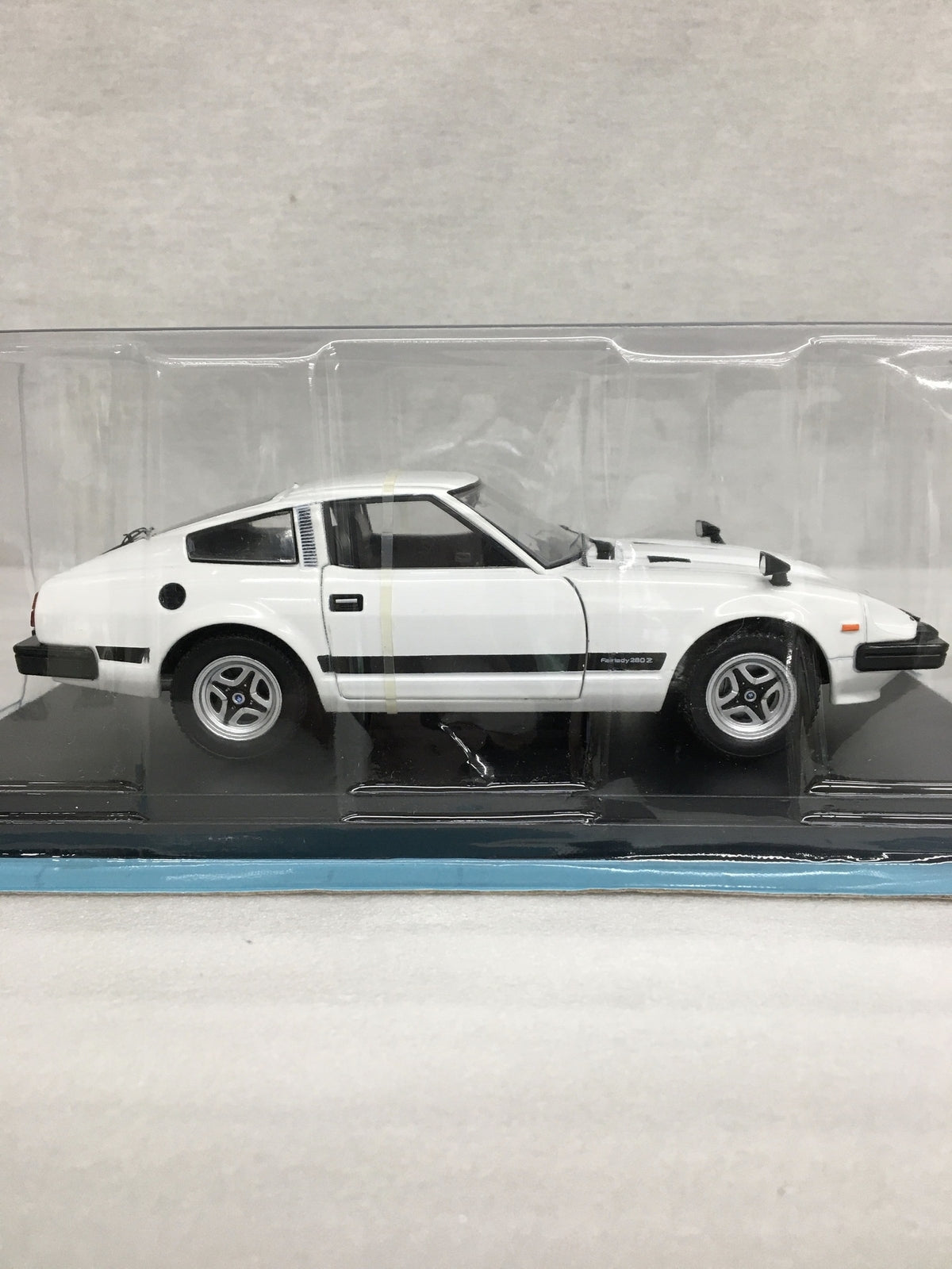 アシェット　Nissan Fairlady 280Z-L (1978) スケールカー