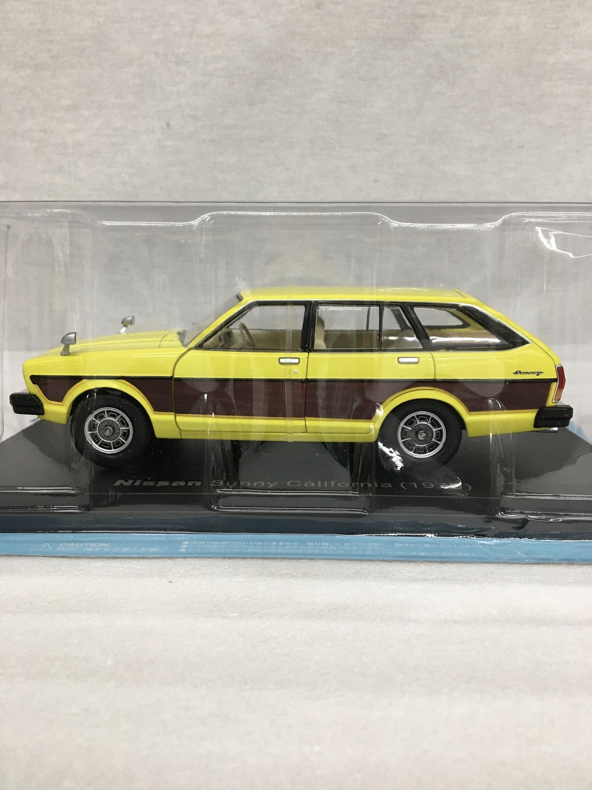 アシェット　Nissan Sunny California (1979) スケールカー