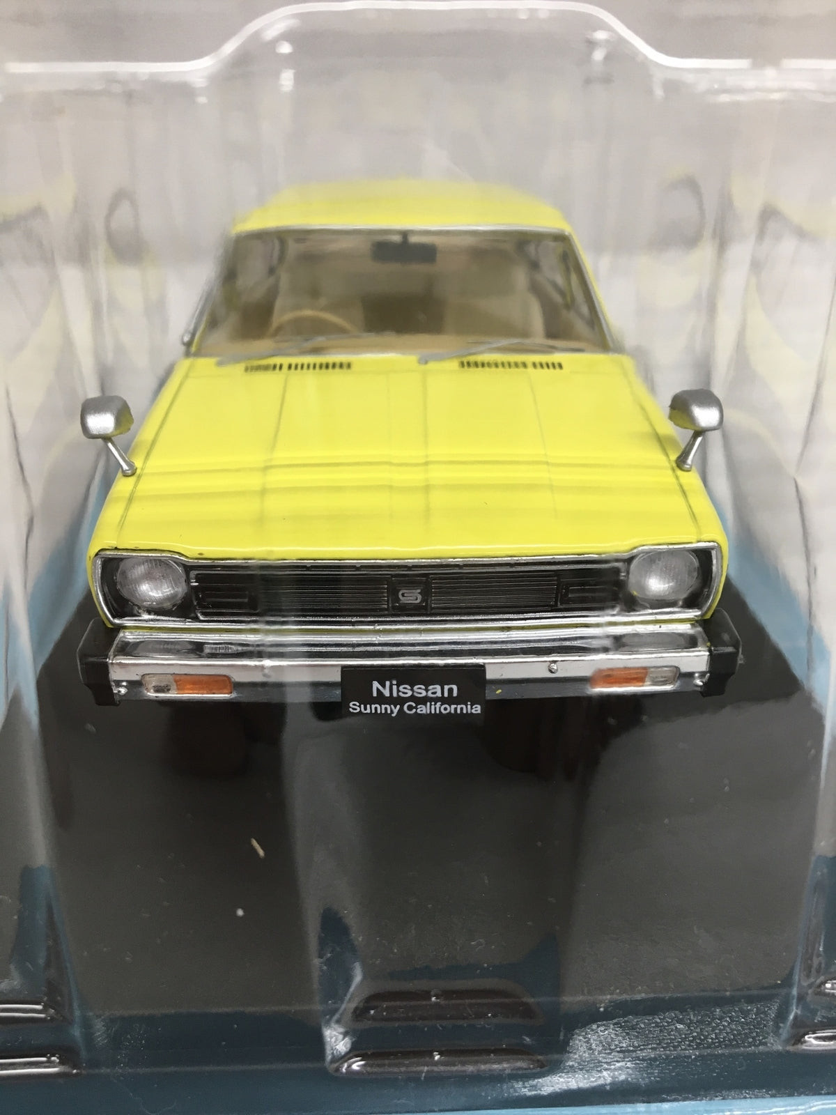 アシェット　Nissan Sunny California (1979) スケールカー