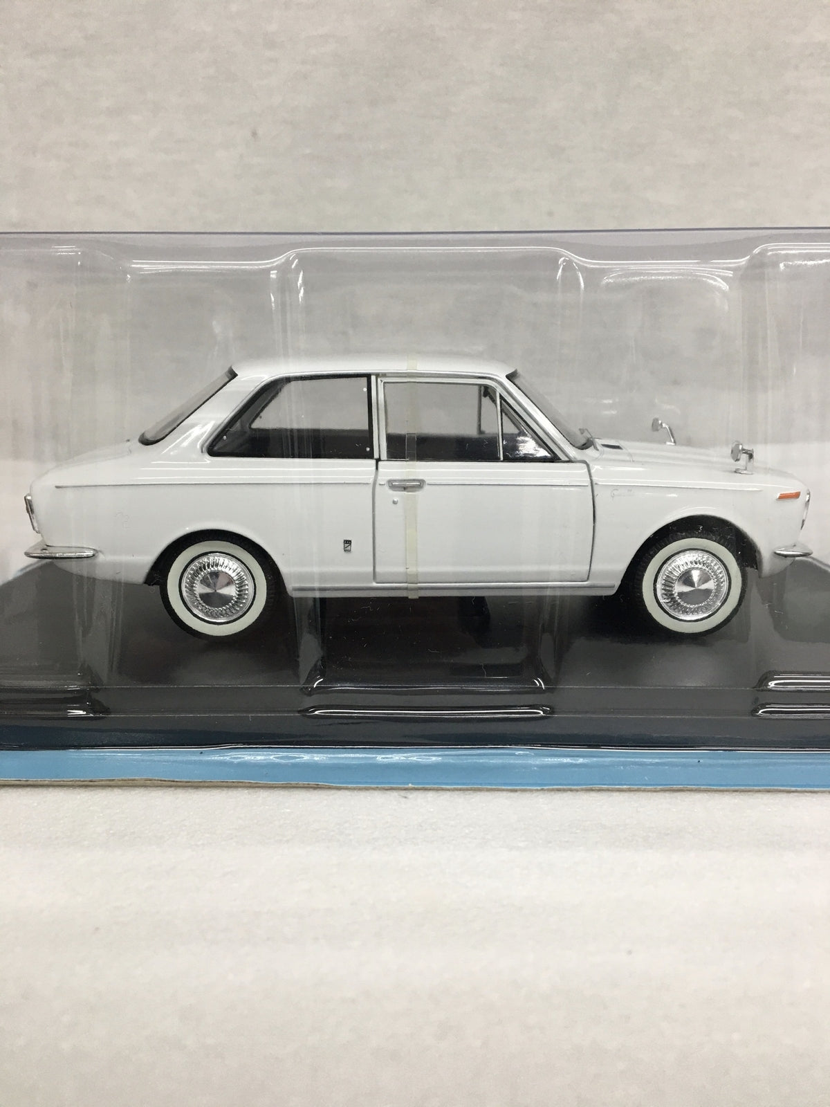 アシェット　Toyota Corolla 1100 DX (1966) スケールカー