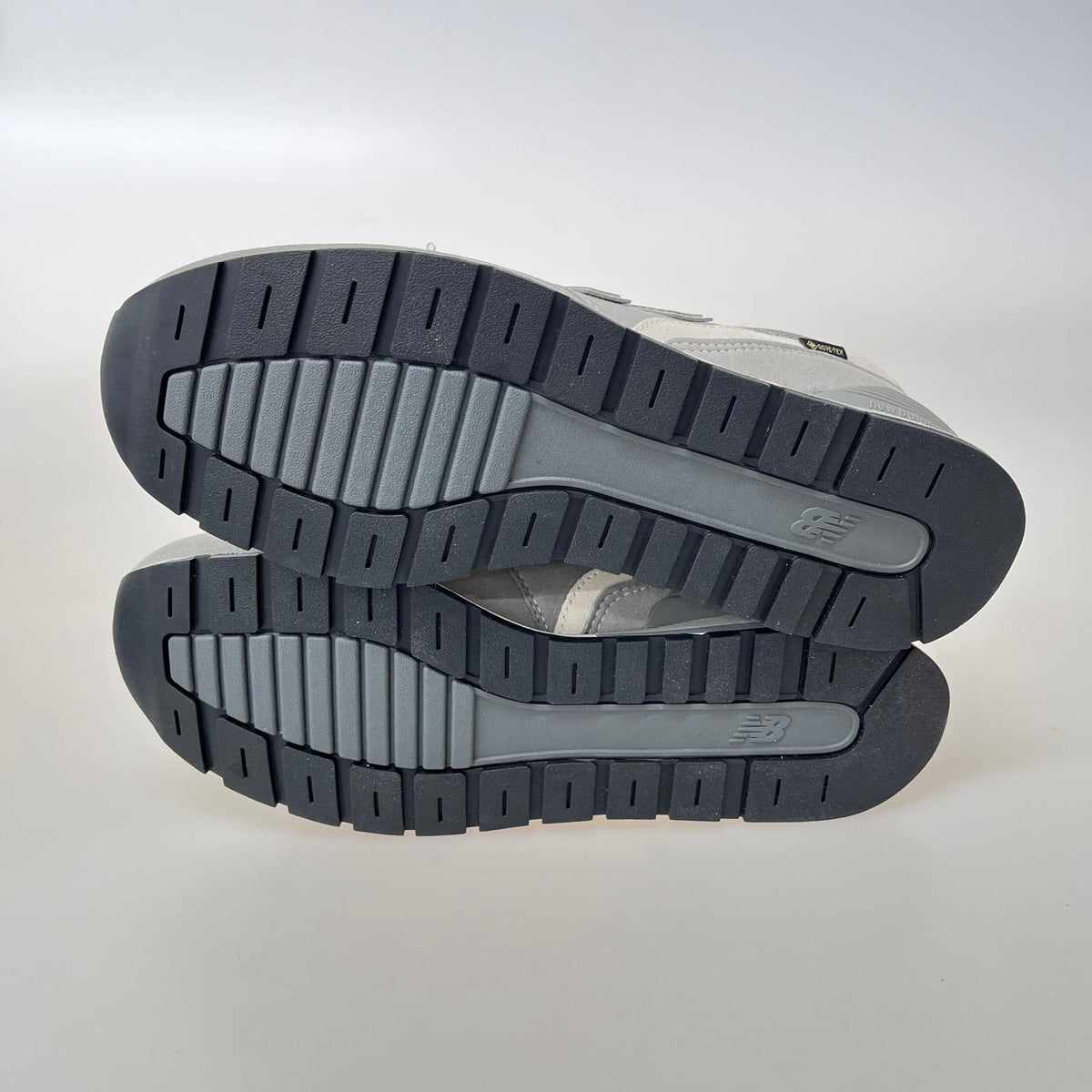 スニーカー CM996XA2 GORE-TEX グレー 26.5 26.5cm (US8 1/2 UK8 EU43)