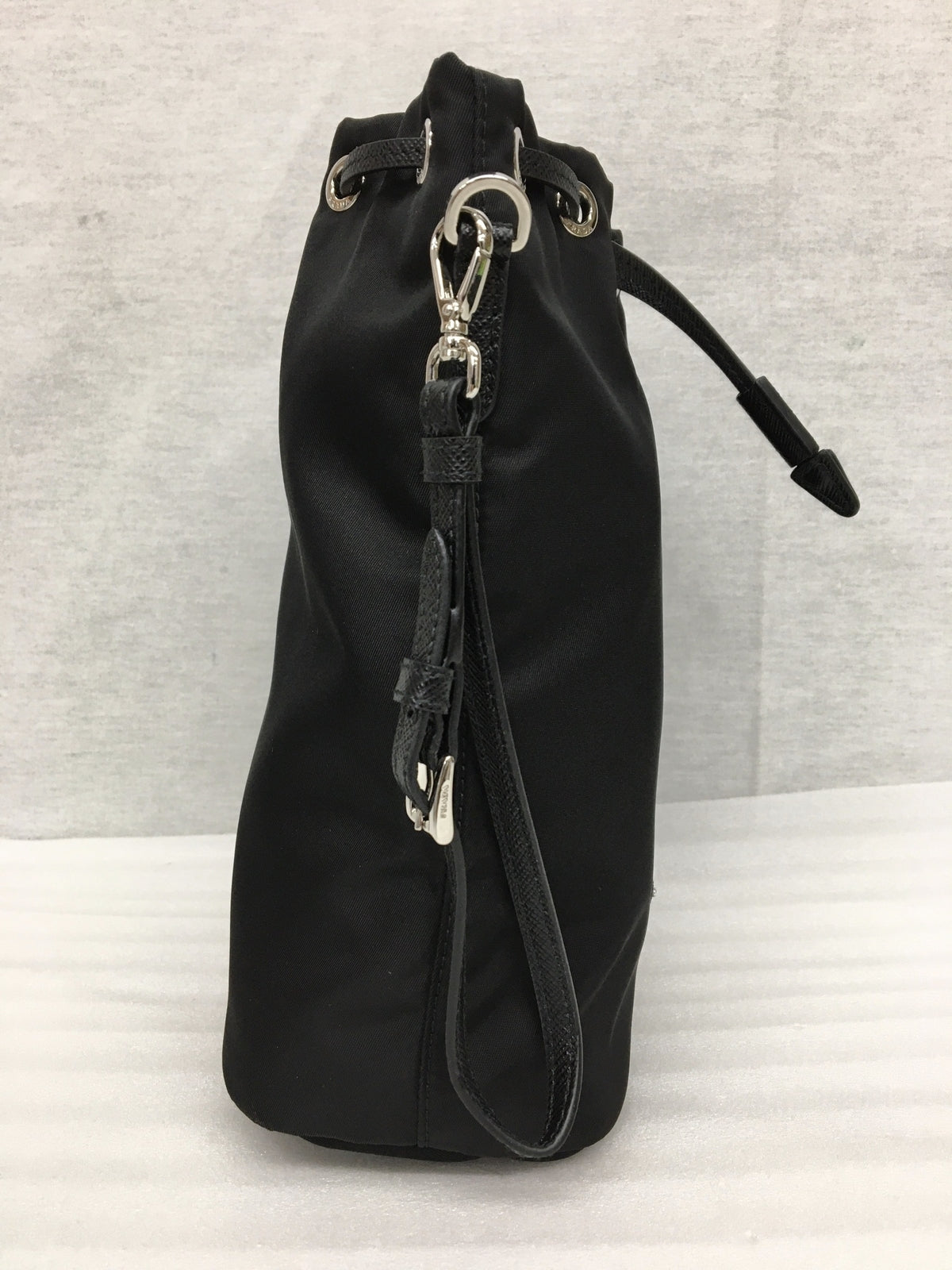 Re-Nylon/トライアングルロゴ/巾着/バケットバッグ/1NS369 1NS369