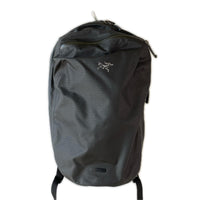 リュック・デイパック granville zip 16 backpack ブラック
