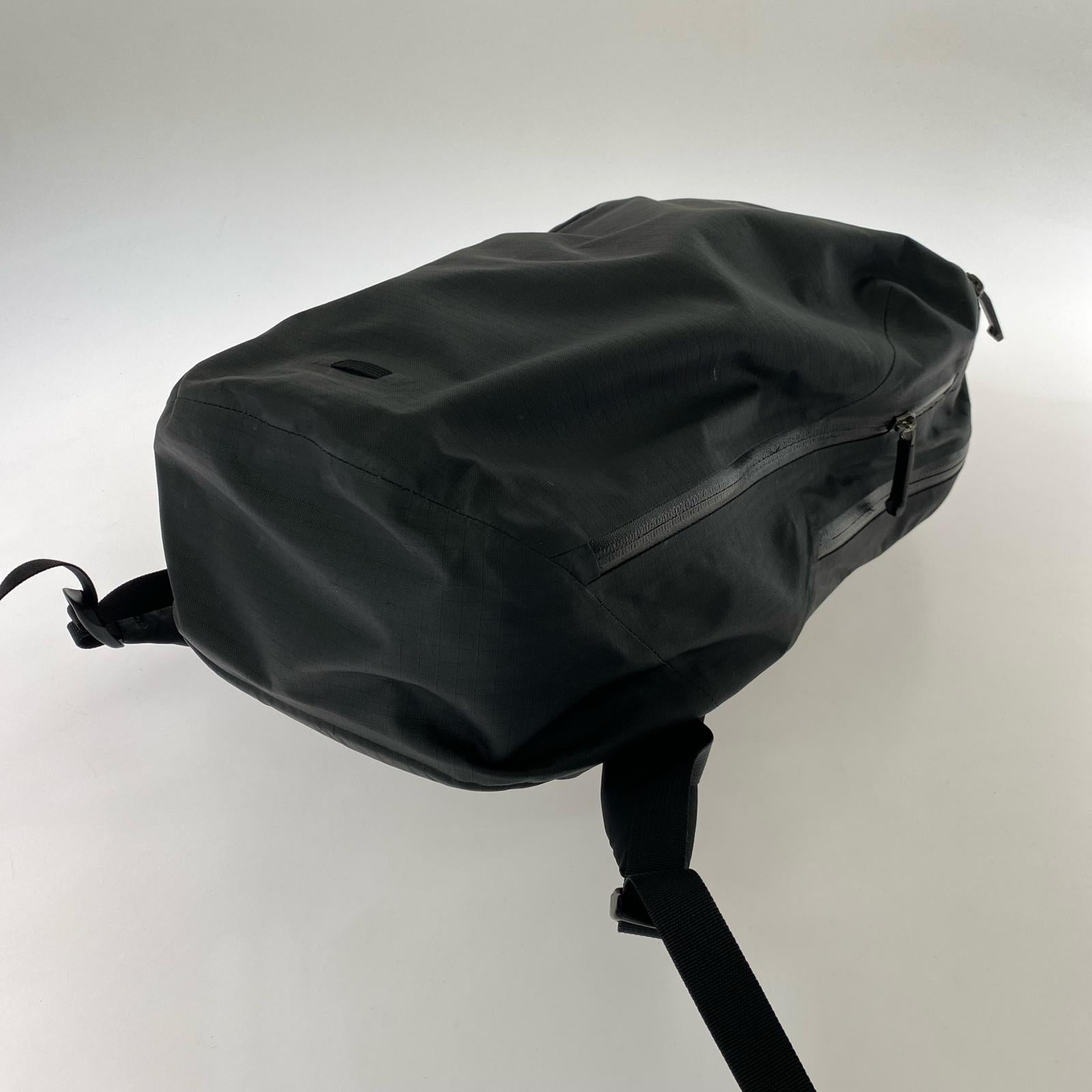 リュック・デイパック granville zip 16 backpack ブラック