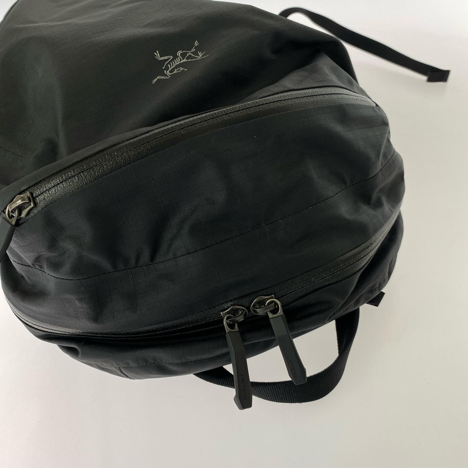 リュック・デイパック granville zip 16 backpack ブラック