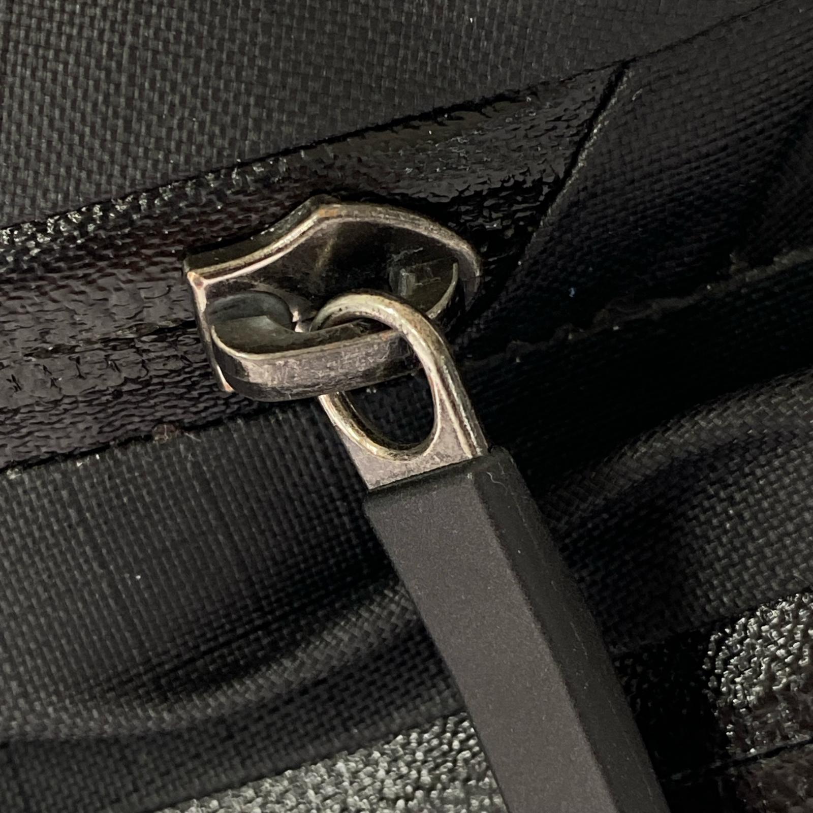 リュック・デイパック granville zip 16 backpack ブラック