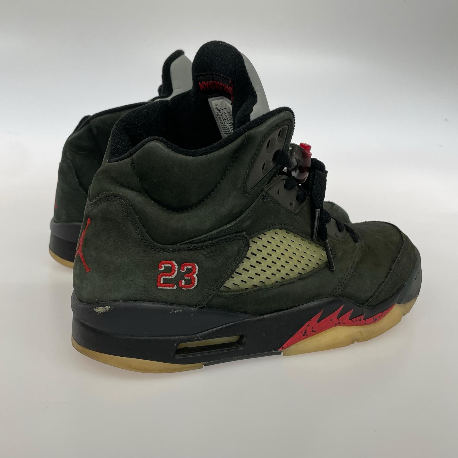 スニーカー WMNS AIR JORDAN 5 RETRO 黒 (27.5cm) 27.5cm (US9 1/2 UK9 EU45) ブラック