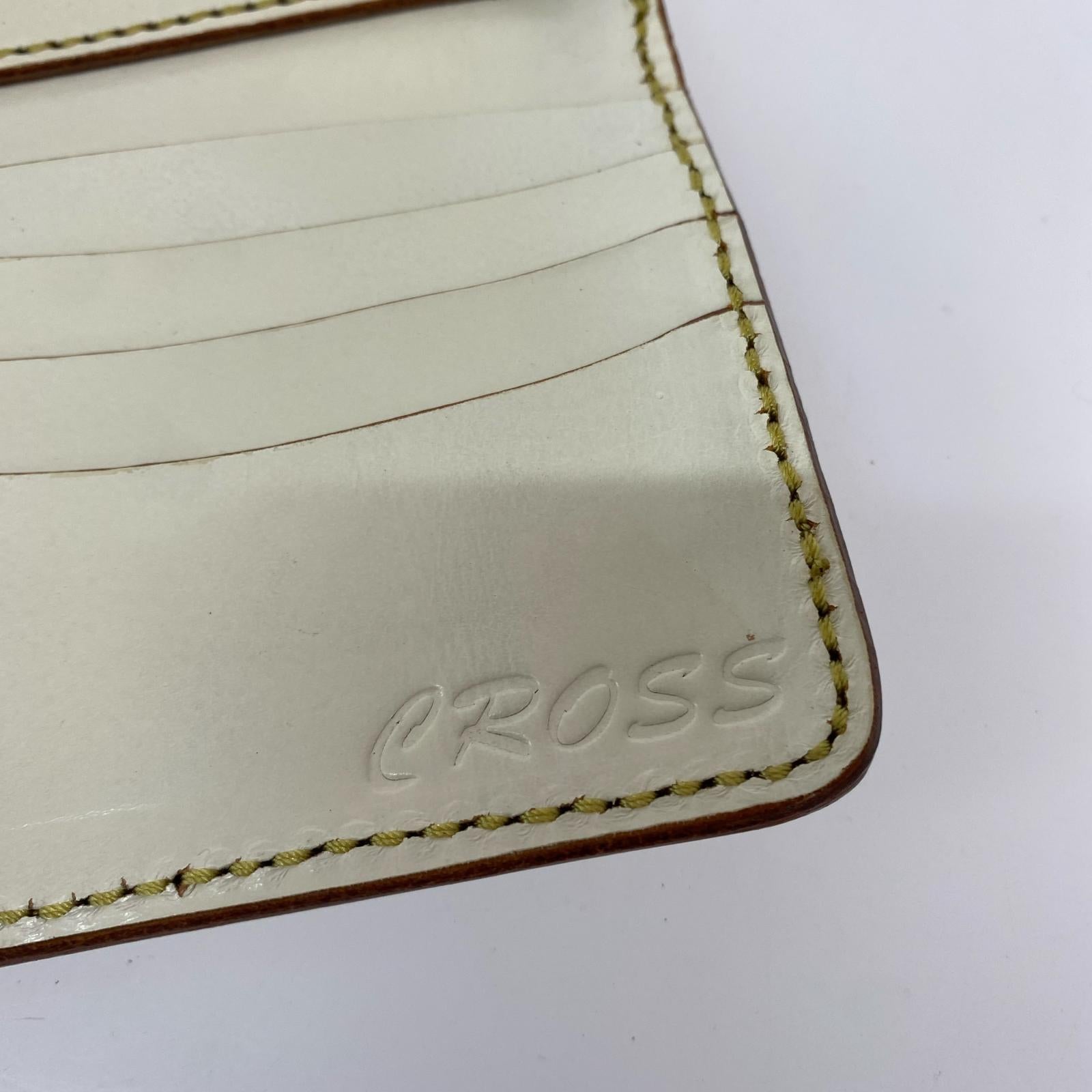長財布 Cross　型押し財布　白 ホワイト
