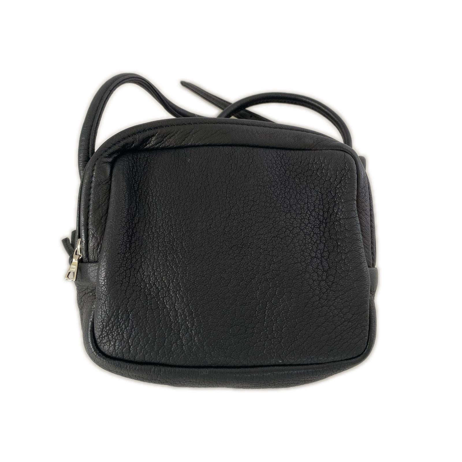 ショルダーバッグ Aeta SQUARE SHOULDER ディアレザー スクエアショルダーバッグ 黒 ブラック