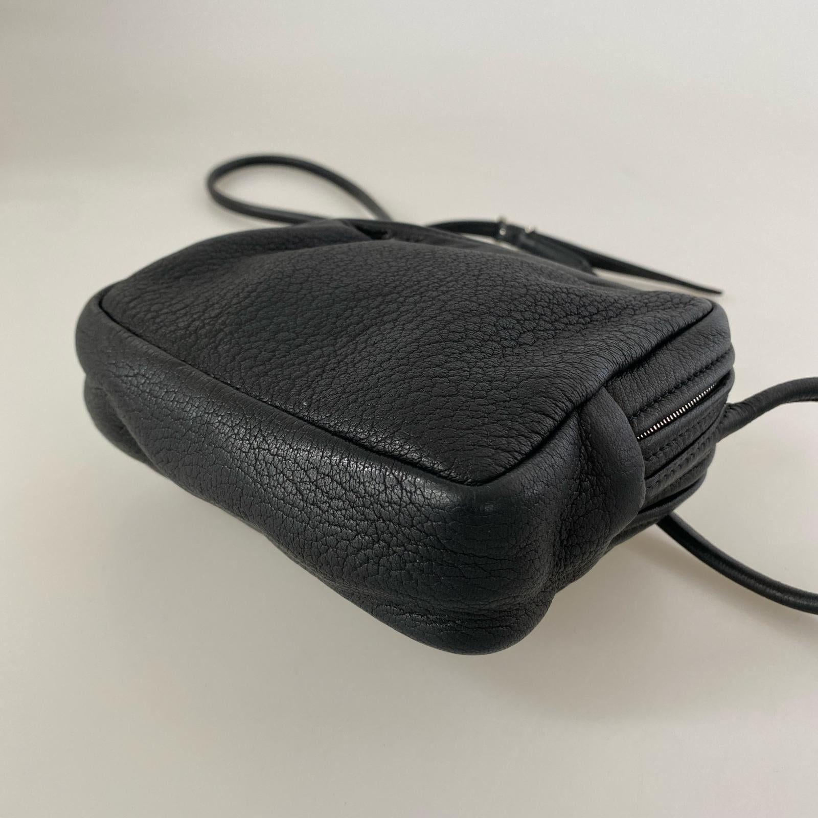ショルダーバッグ Aeta SQUARE SHOULDER ディアレザー スクエアショルダーバッグ 黒 ブラック