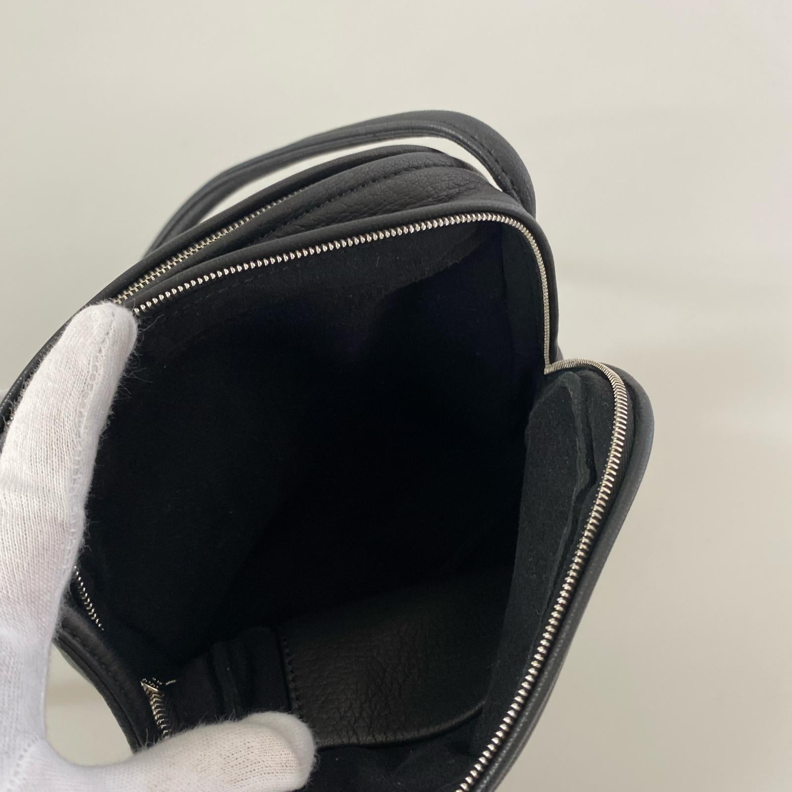 ショルダーバッグ Aeta SQUARE SHOULDER ディアレザー スクエアショルダーバッグ 黒 ブラック