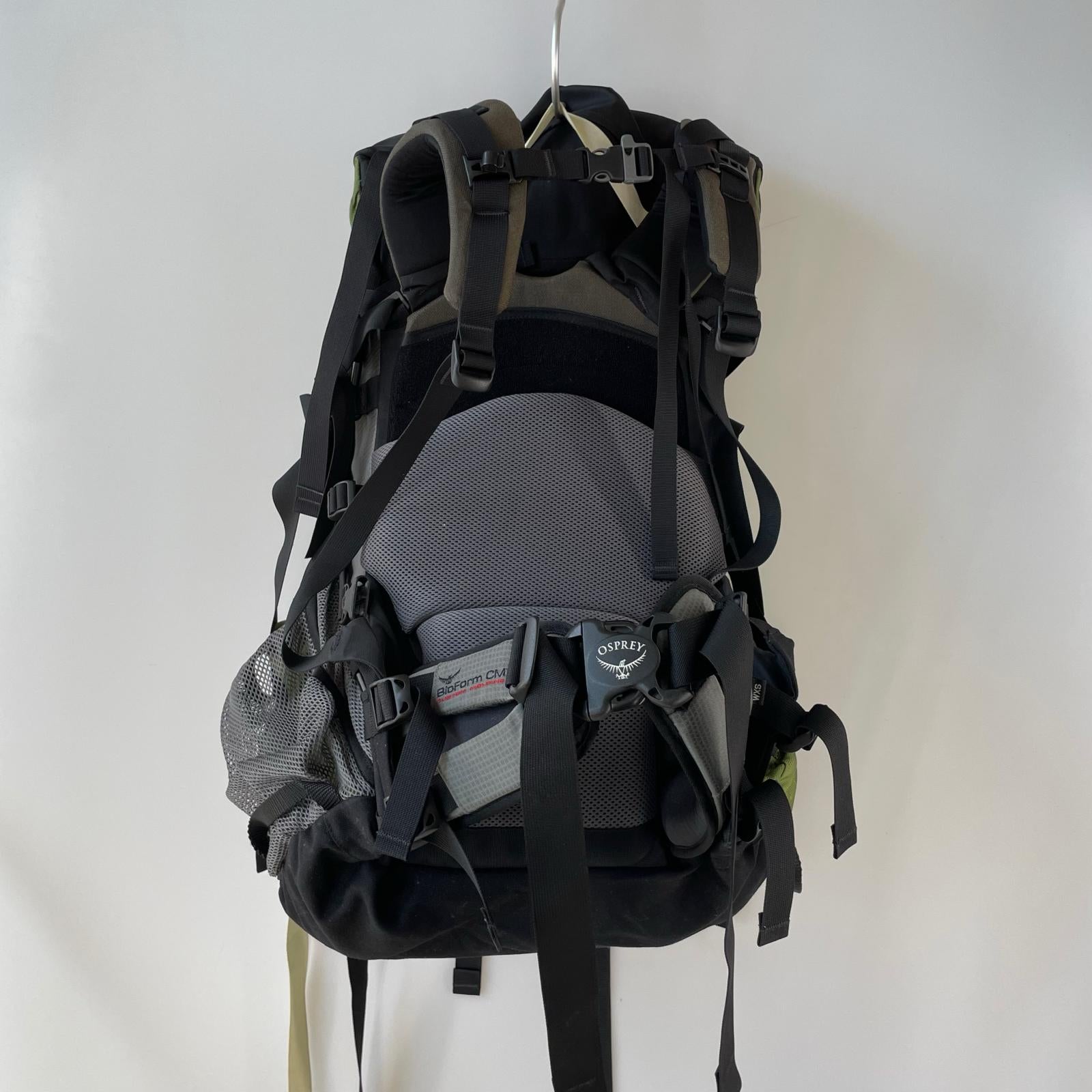 リュック・デイパック Osprey バックパック LUNA 70 グリーン